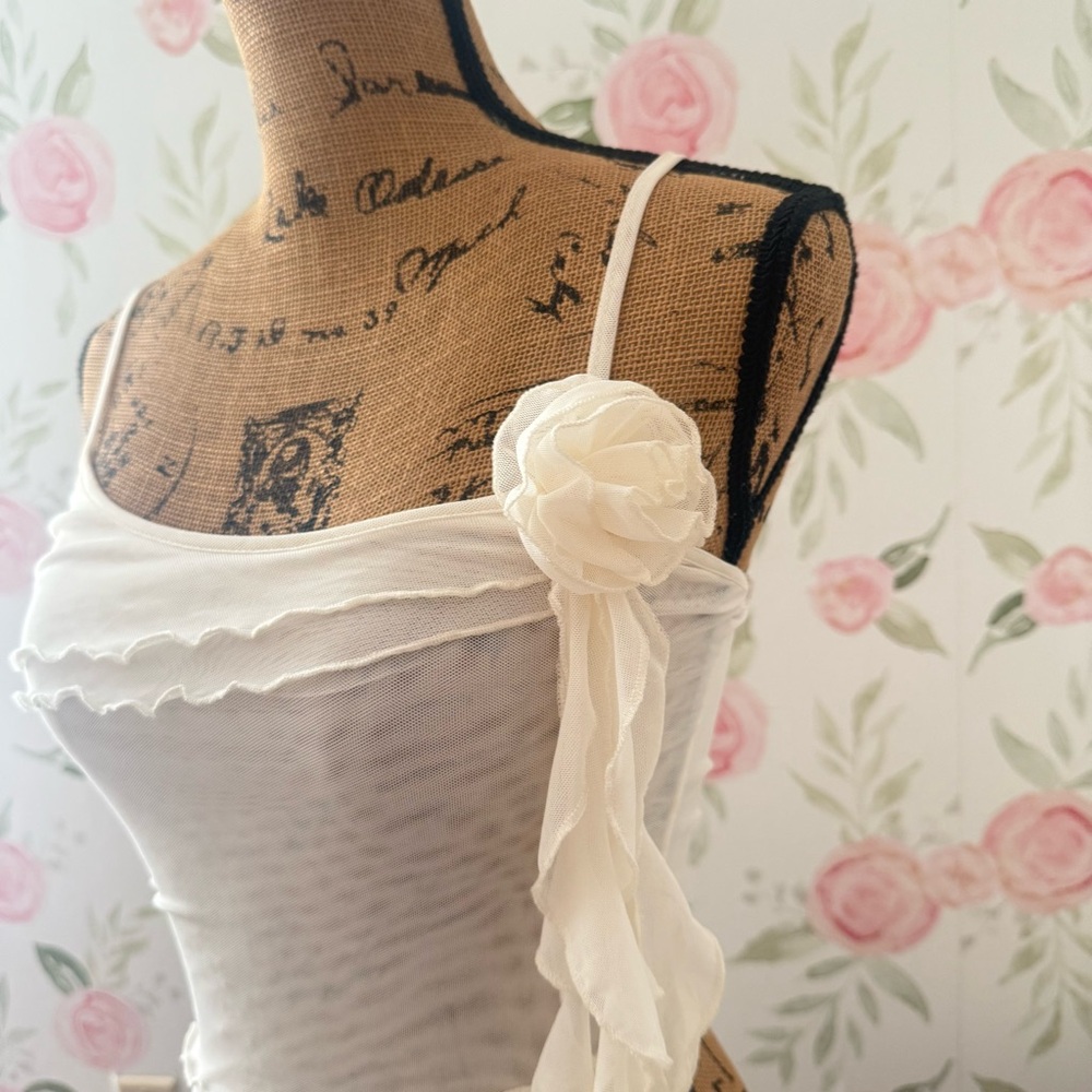 Ivory Sheer Cami With Rose & Ruffle Detail - Picture 4 of 5